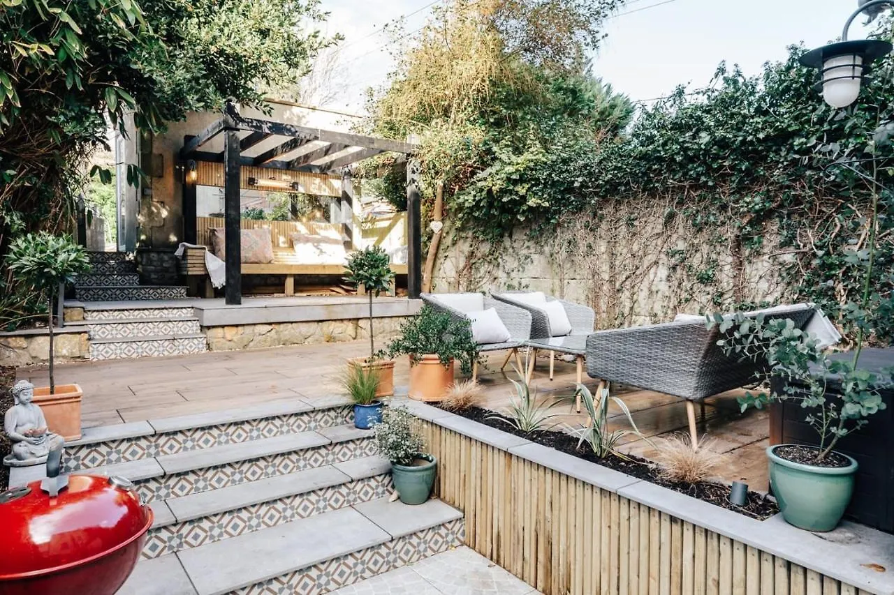 Central Townhouse With Garden & Free Parking Bath